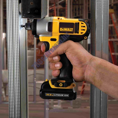Dewalt Akkus,DCK211D2T 10,8V,XR  Combo Kit - fúrócsavarozó és ütvecsavarozó, 2db 2.0Ah Li-Ion akku, TSTAK