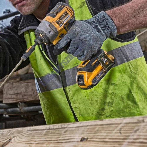 DeWalt Akkus 18.0V-OS XR kefe nélküli ütvecsavarozó 205Nm nyomaték DCF887P2-QW