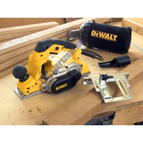 DeWalt Gyalu 4,0mm 1050W D26500K-QS