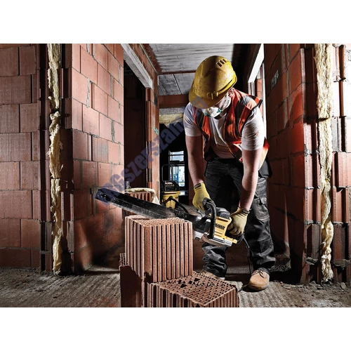 DeWalt ALLIGATOR® aligátor fűrész 1700W 450mm DWE398-QS