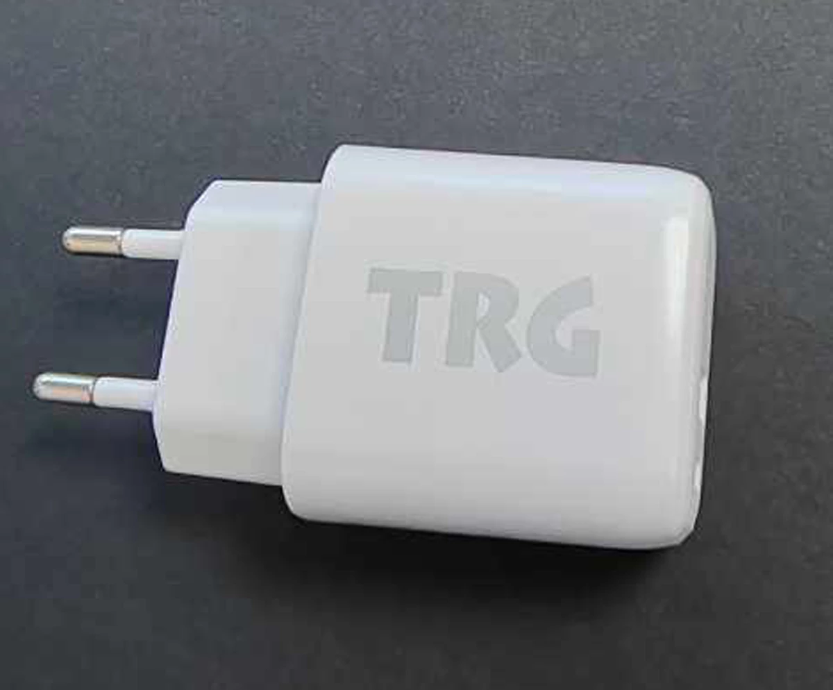 USB töltő fali aljzat Dual USB C QC3.0 gyors töltés (fehér)